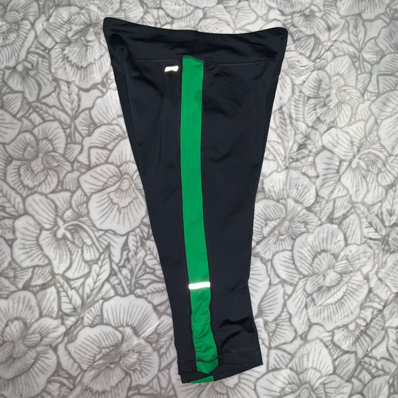 Danskin Now Athletic Capris - Picture 2 of 3